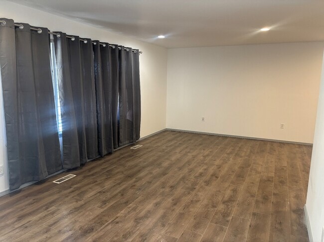 Photo - 1325 Circle Dr