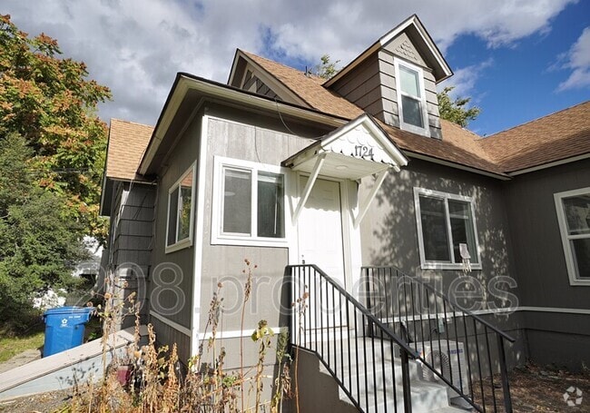 Building Photo - 1724 6th St S Rental
