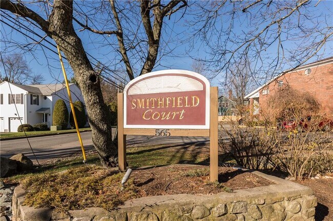 Curated visual reference: Gallery Detail: 565 Smithfield Rd Unit C3 Condo Condo For Rent In