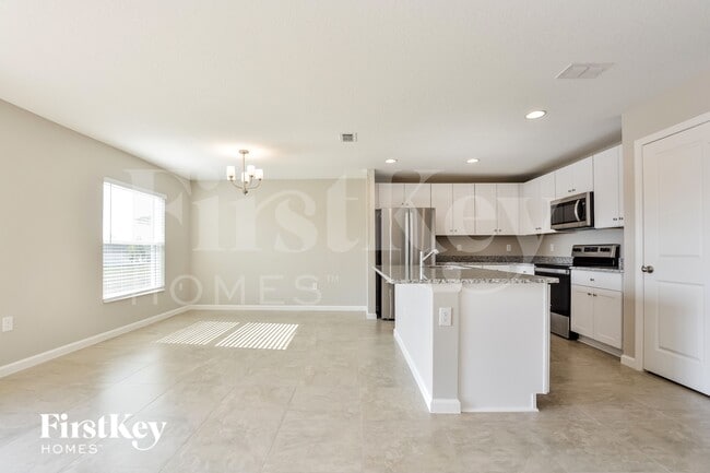 Photo - 610 Lindbergh Wy