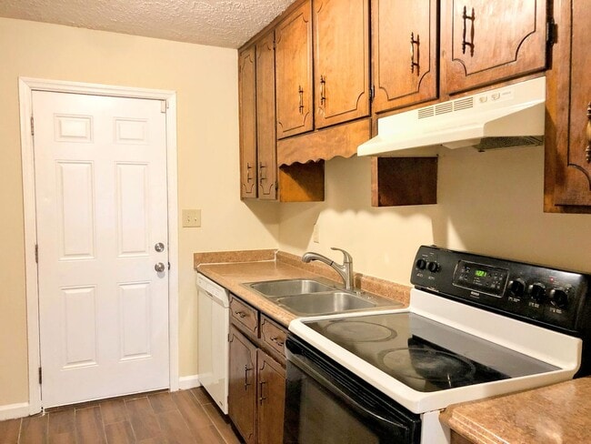 Photo - AVAILABLE NOVEMBER 2025 | 2BR 1BA Duplex