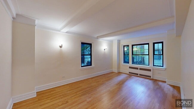 Building Photo - 95 Christopher St Unit 1A Rental