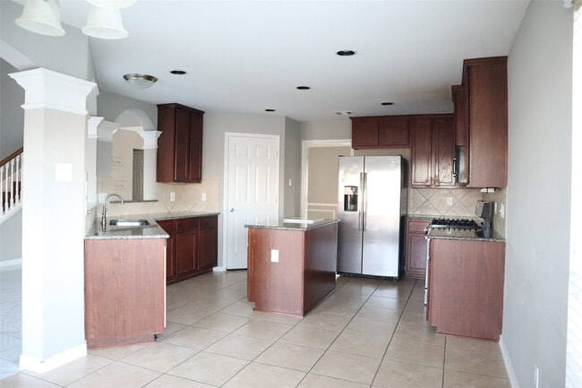 Photo - 6802 Claire Brook Dr