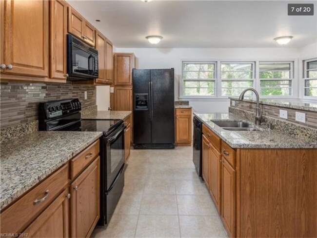 Photo - 32 S Oak Forest Dr