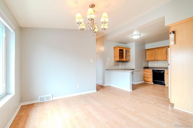 Photo - 361 N Eton St