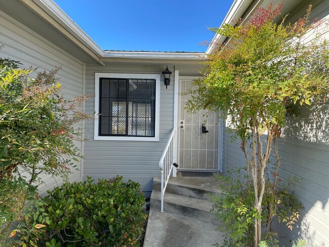 4471 Garnet Ln