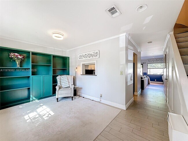 Photo - 2128 NE 9th Ave