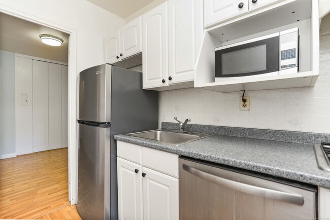 Photo - 444 Bedford St Unit APT 2B