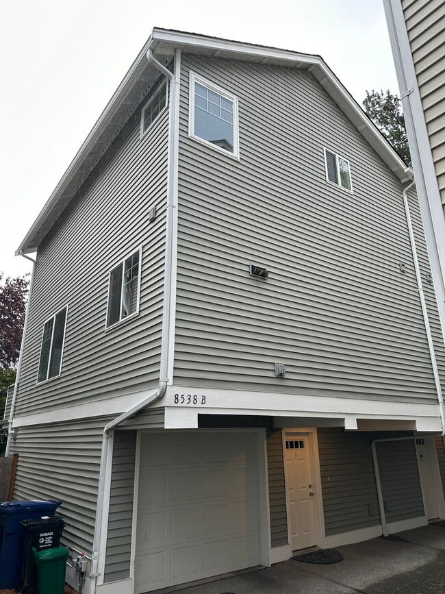 3 bed 2 bath Townhome Green Lake Neighborh... - 3 bed 2 bath Townhome Green Lake Neighborh...