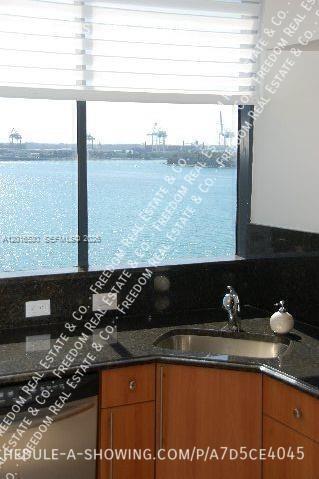 Building Photo - 1330 West Ave Unit 1104