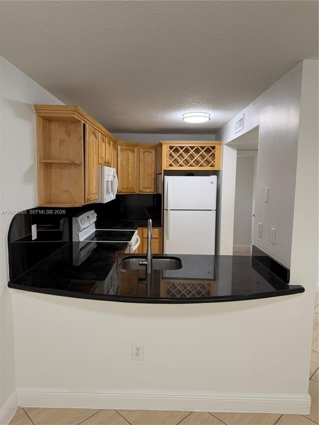 Photo - 210 SW 11th St Unit 204