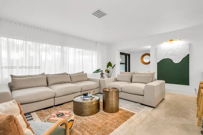 5250 NE 15th Ave