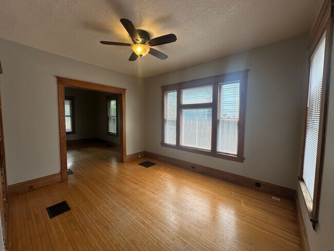 Photo - Beautifully Preserved 4 Bed | 2 Bath House in Saint Paul