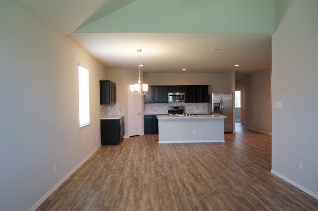 Photo - 20911 Iris Bloom St