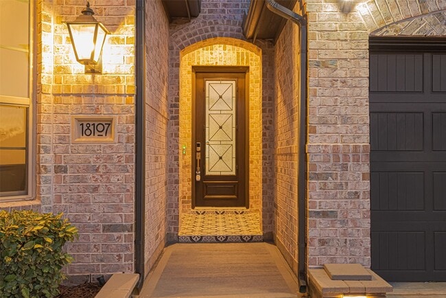 Photo - 18107 Callander Ave