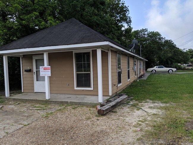 Photo - 2606 Weller Ave