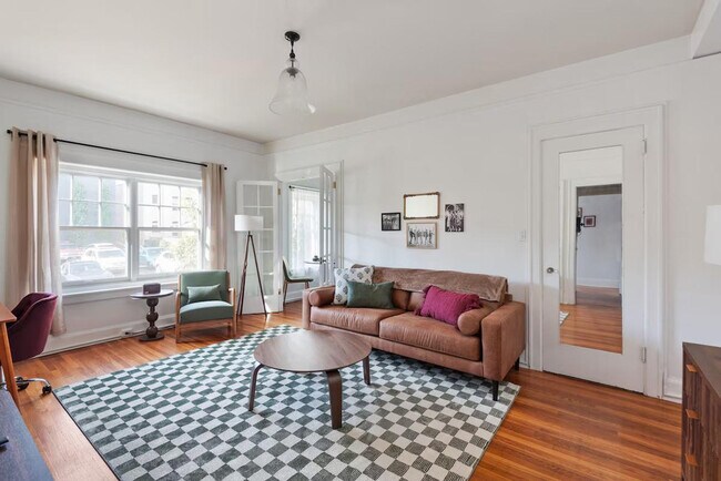 Building Photo - 2015 NW Flanders St Unit SI ID1471539P