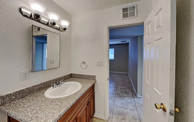 Photo - 5616 West Campbell Ave