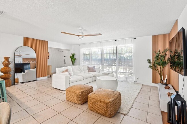 Photo - 8101 W Lake Dr