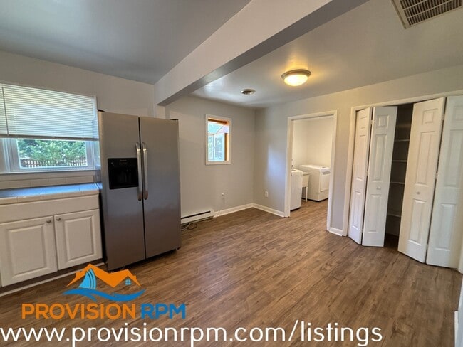 Photo - 322 Creek Blvd