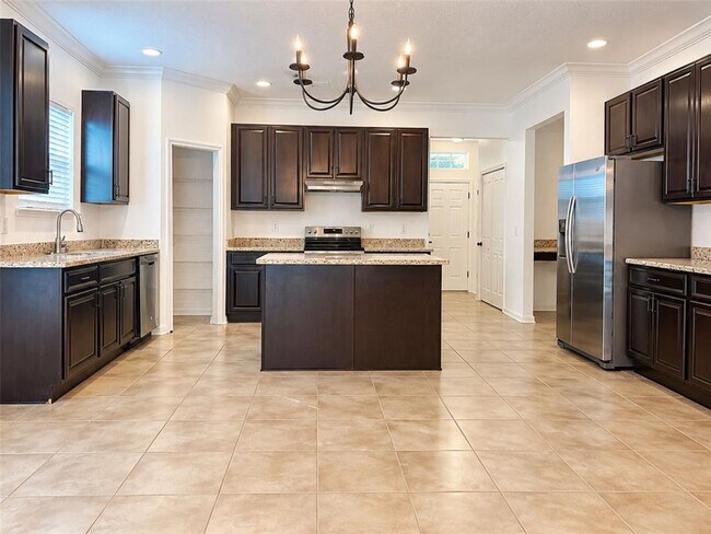 2887 Moonstone Bend
