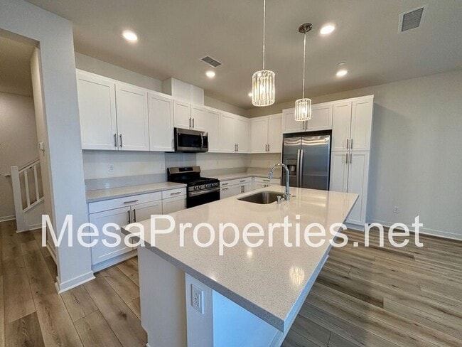 Photo - 3550 E Pollock St