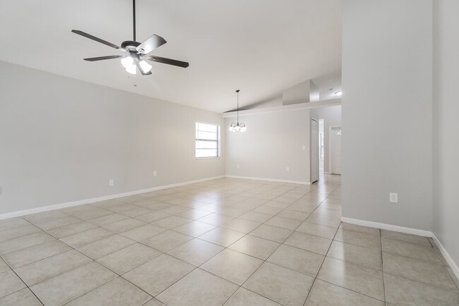 Photo - 4262 Sandhurst Dr
