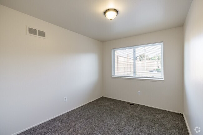 2BR, 1BA - 825SF - Bedroom