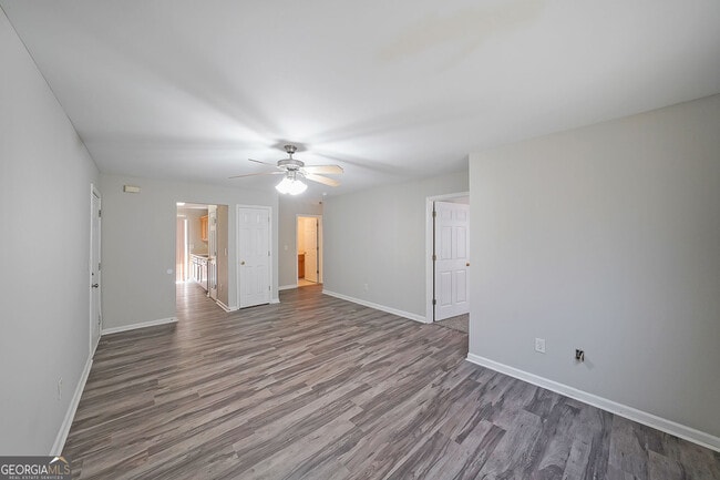 Photo - 703 Stonehaven Cir