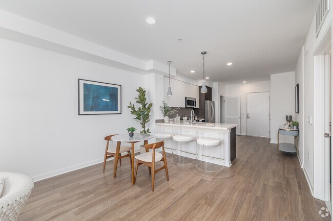 1BR, 1BA - 778SF - Living Room
