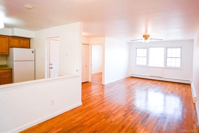 Photo - 212-72-212-16 16th Ave