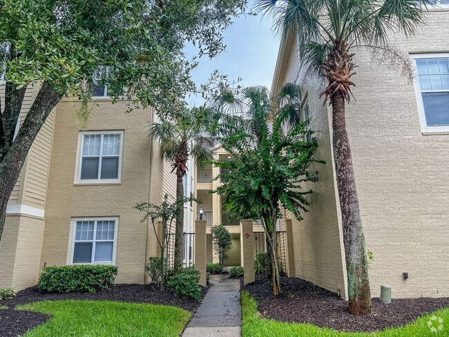 Building Photo - MOVE IN NOW !! Spacious 2bd 2ba on 3rd flo... Rental