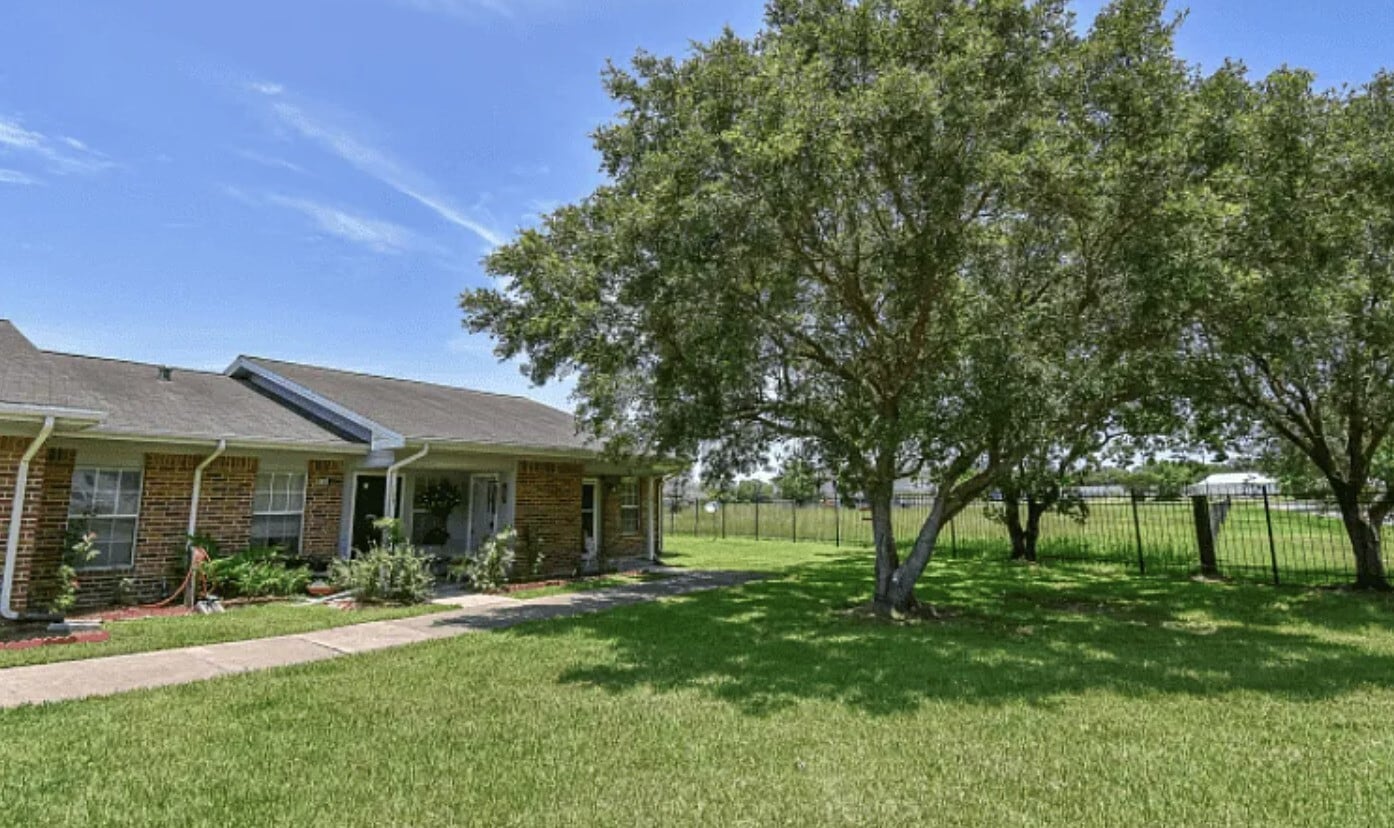 Photo - 1800 Avenue H