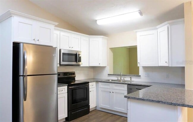 Photo - 36 Rainstone Ln