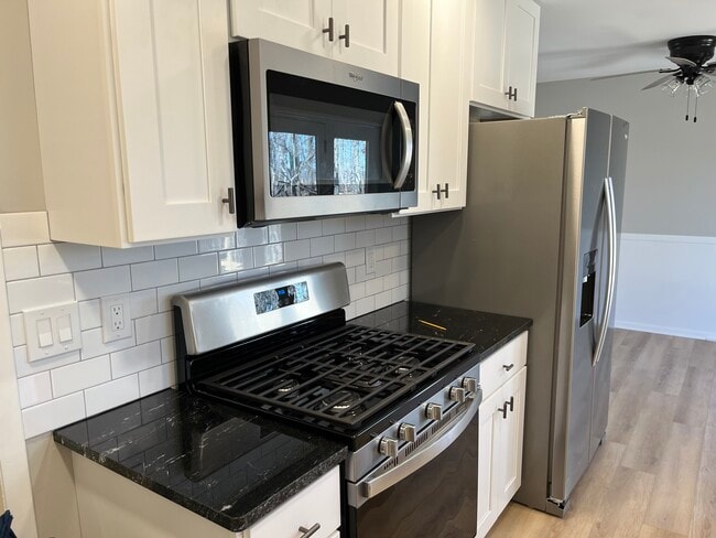 Photo - 7527 Hessler Dr NE