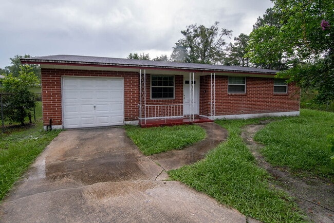 Building Photo - 5568 Gilchrist Rd