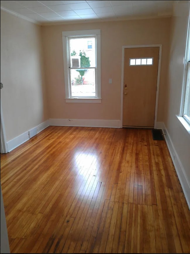 Living Room - 2508 Decatur St