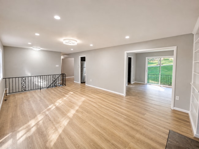 Photo - 1260 Kenmore Dr