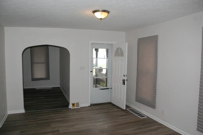 Photo - 575 W 13th St