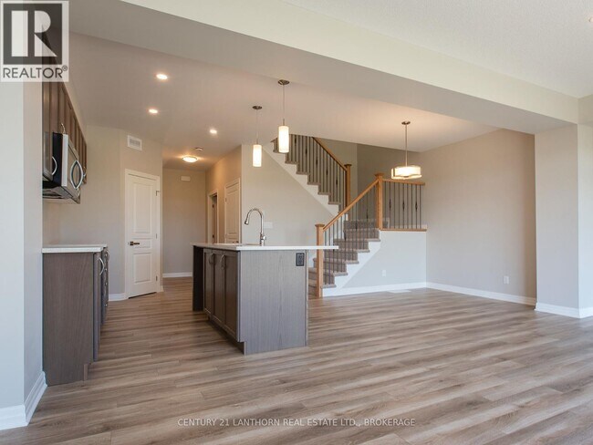 Photo - 314 Holden St