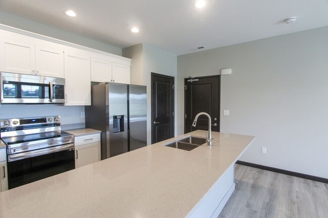 Photo - Beautiful 2 Bed, 2 Bath Apartment in PRIME location!  Furnished & Unfurnished Options Available! Unit 2000-108