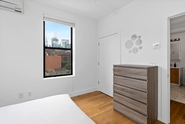 Photo - 517 W 45th St Unidad ID1224963P