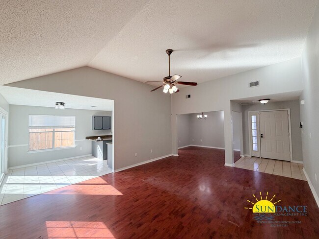 Photo - Stunning 3 Bedroom Home in Mary Esther!