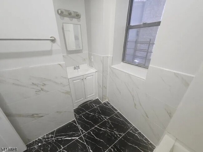 Photo - 150 Broad St Unidad 3C