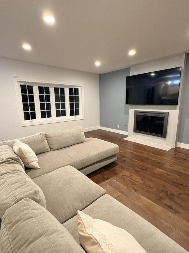 Photo - 1204 Lubich Dr