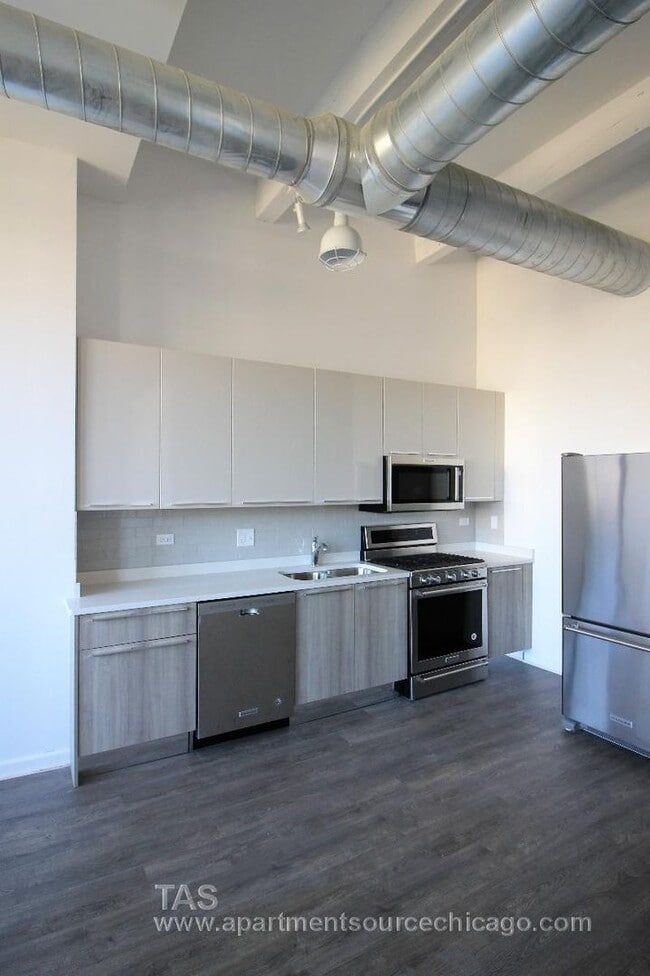 Photo - TRULY AMAZING Loft-style condo-quality 3 Bed/2 ba IN UNIT LAUNDRY Unit 206