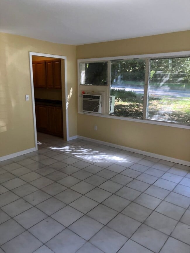 Photo - Great home in West Park off of Newberry Road.