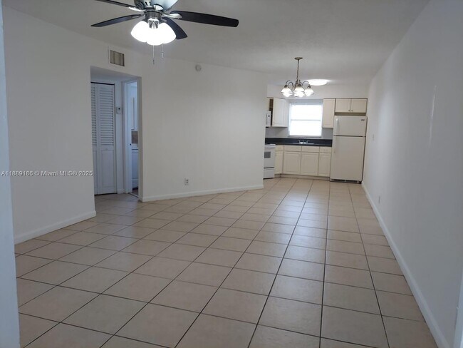 Photo - 978 SW 10th Dr Unit 09