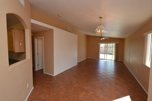 2177 W Burlwood Way