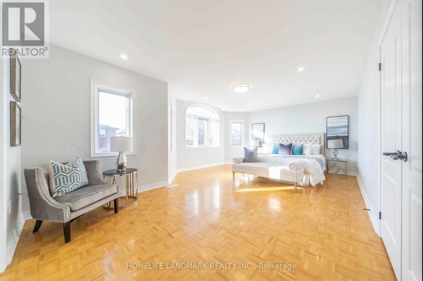 Photo - 241 Highglen Ave